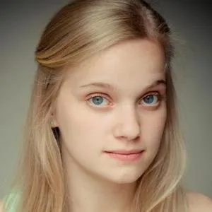 Eva Sayer