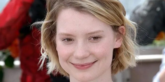 Mia Wasikowska
