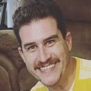 cargo_shorts_dad