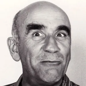 Warren Mitchell