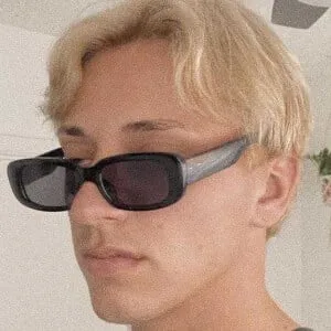 Brett Neustrom
