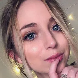 Ellie Schnitt