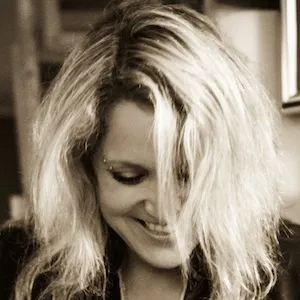 Sarah Smith (Rock Singer)