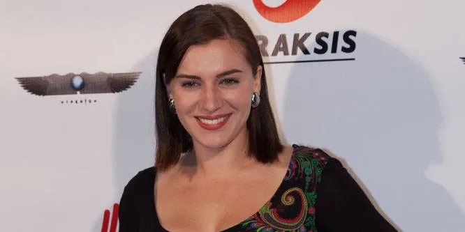 Ariana Savalas