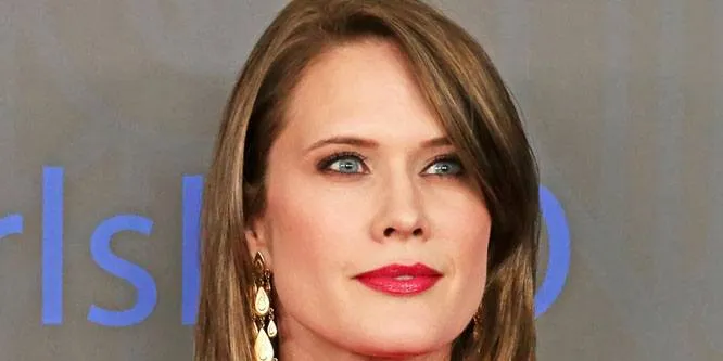Stephanie March
