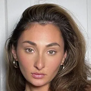 Stephanie Marzelia