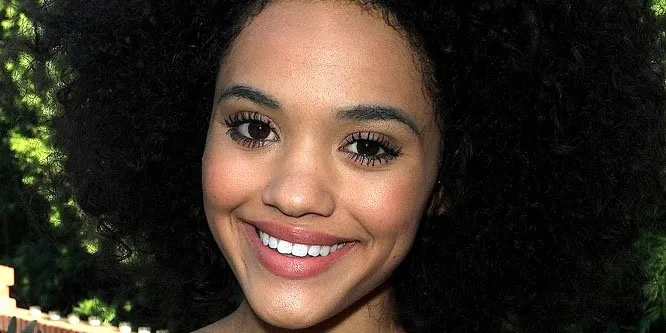 Kiersey Clemons