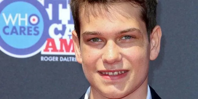Liam James