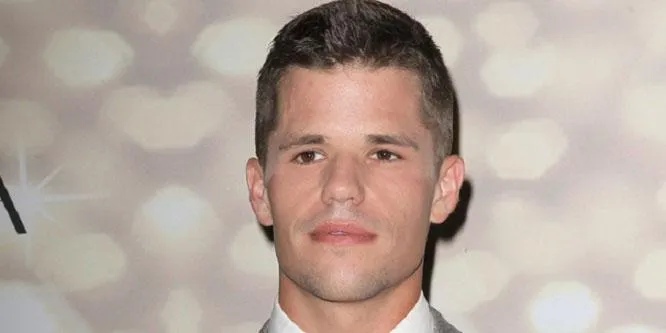 Charlie Carver