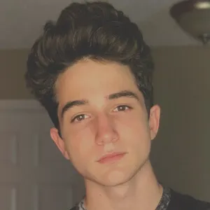 Tyler Leon
