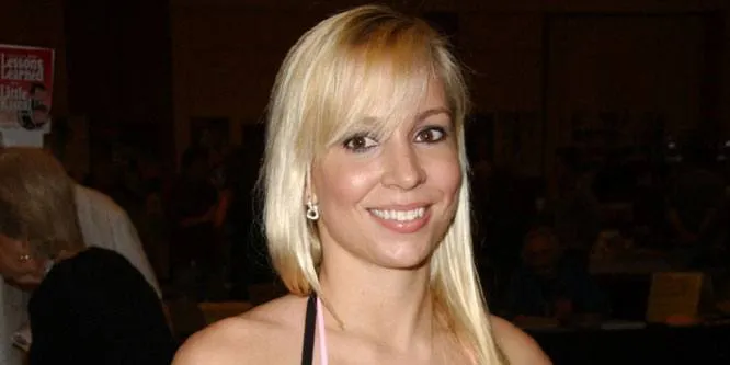 Lizzy Valentine