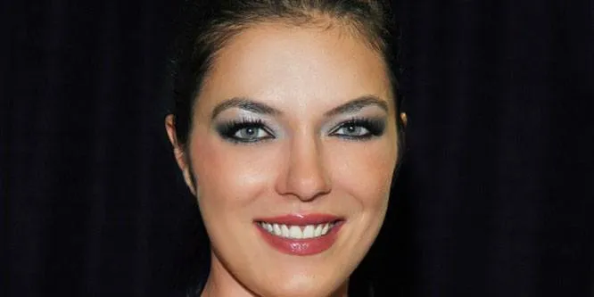 Adrianne Curry
