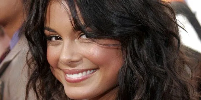 Nathalie Kelley