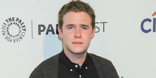 Iain De Caestecker