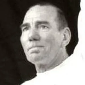 Pete Postlethwaite