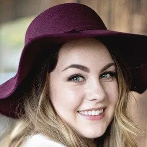 Lauren Richardson (Blogger)