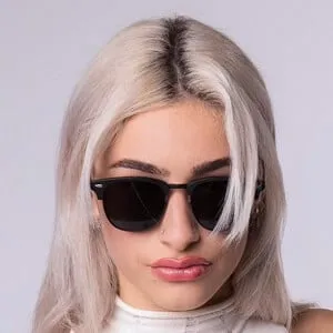 thelatgirl