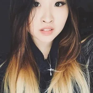 Hannah Cho (YouTube Star)