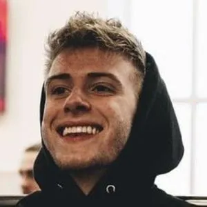 Elliott Brown (Football Player)