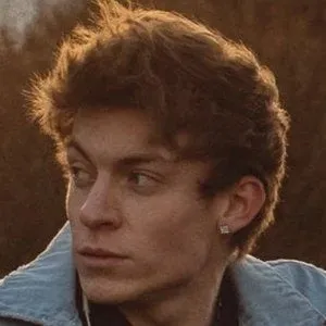 Brad Ryan (Pop Singer)