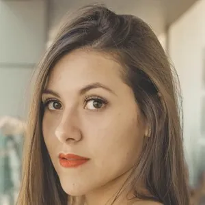 Flávia Leonel