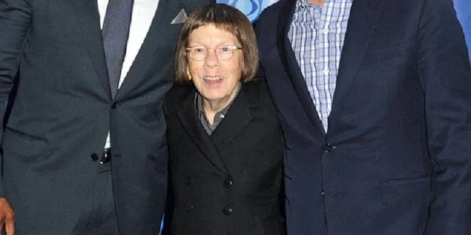 Linda Hunt