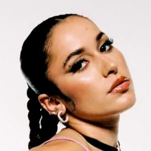 Izzi De-Rosa