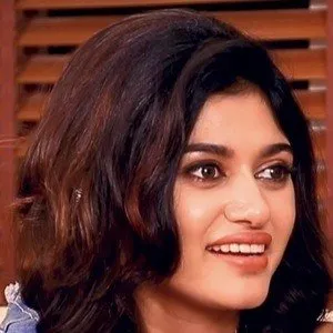 Oviya