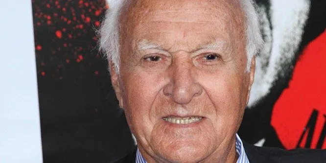 Robert Loggia