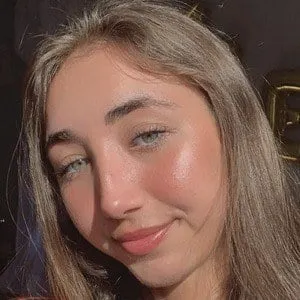 Alexa Skoros