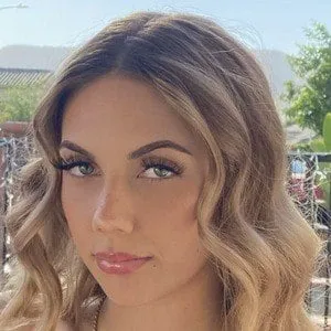 Arianna Flowers