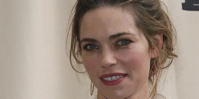 Amelia Heinle