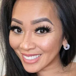 Tina Le (TikTok Star)