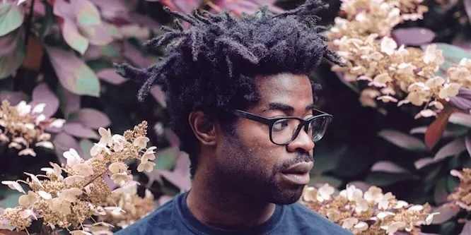 R.LUM.R