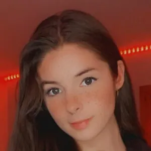 Ella Bloom