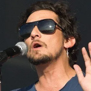 León Larregui