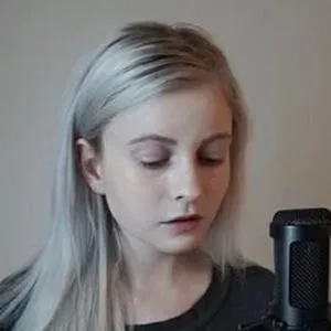Holly Henry (Pop Singer)