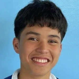 Kyle Echarri