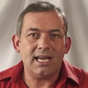 César Escola