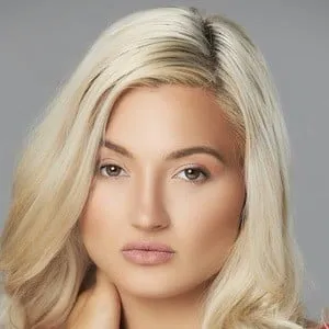 Deanna Leggett