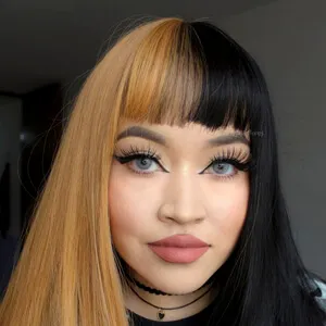 Julie Flores