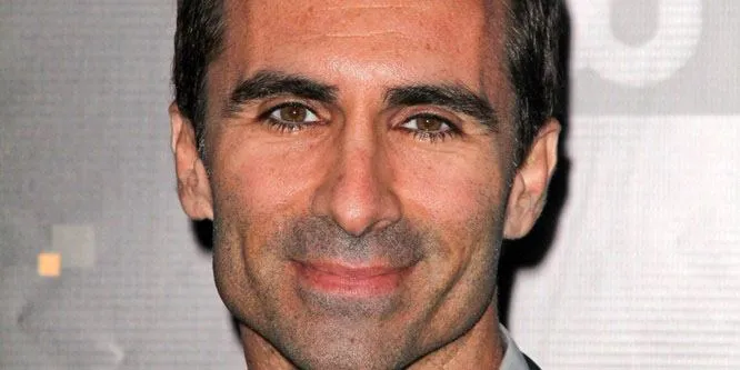 Nestor Carbonell