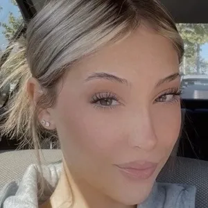 Alexzandra Coriloni