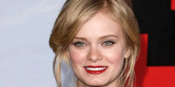Sara Paxton