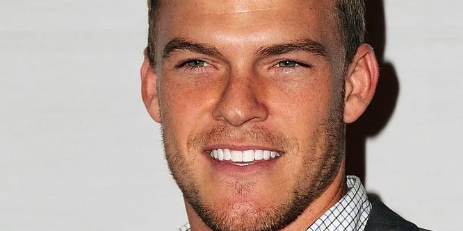 Alan Ritchson