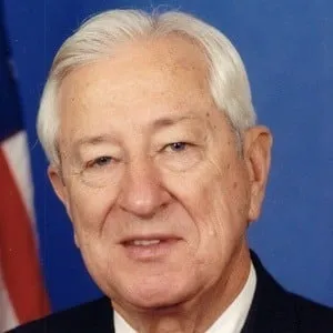 Ralph Hall (Politician)