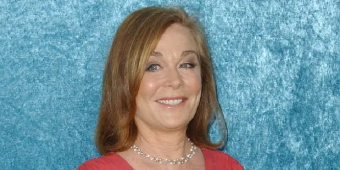 Roxanne Hart