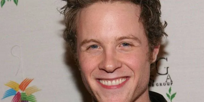 Ashton Holmes