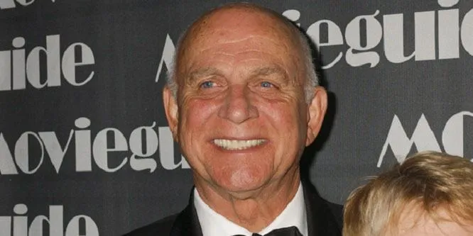Gavin MacLeod