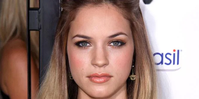 Alexis Knapp